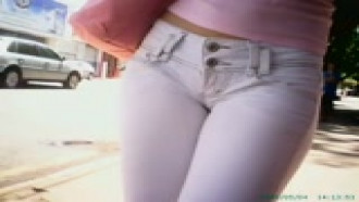 Filmando novinha gostosa no ponto de onibus