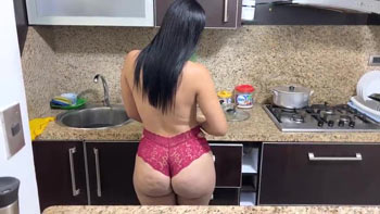 Sexo caseiro na cozinha