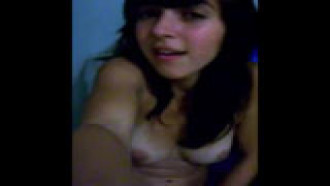 Novinha gringa e seu video peladinha se masturbando